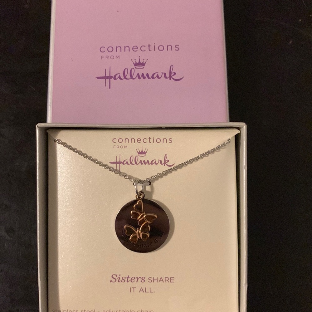 NIB Connections Sisters Necklace